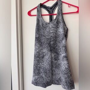 Lululemon tank top size 6